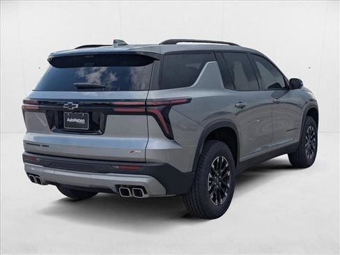 New 2026 Chevrolet Traverse Z71 w/ Enhanced Driving Package image 2