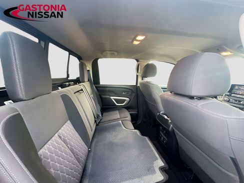 Used 2024 Nissan Titan SV w/ SV Convenience Package image 35