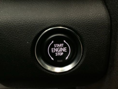 Used 2025 GMC Acadia Elevation image 19