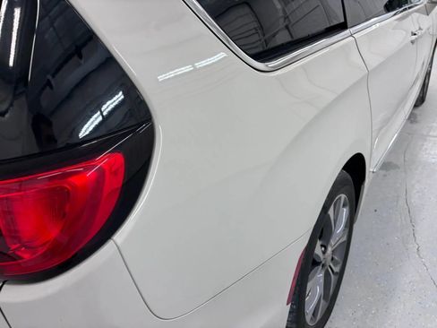 Used 2017 Chrysler Pacifica Limited w/ UConnect Theater Package FWD image 22