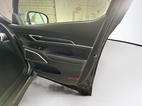 Used 2025 Kia Telluride S FWD image 35
