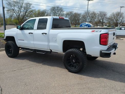 Used 2018 Chevrolet Silverado 1500 LT w/ Redline Edition AWD/4WD image 6