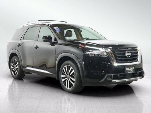 Used 2023 Nissan Pathfinder Platinum AWD/4WD image 7