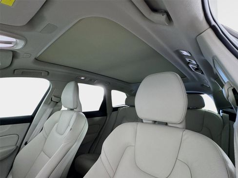Used 2025 Volvo XC60 T8 Plus w/ Protection Package Premier AWD/4WD image 14