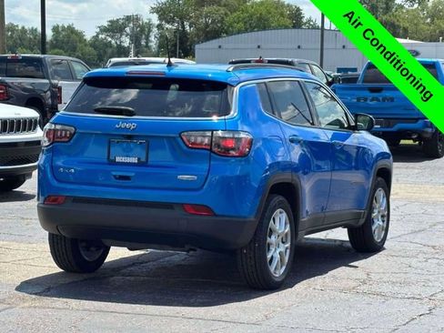 Used 2022 Jeep Compass Latitude AWD/4WD image 32