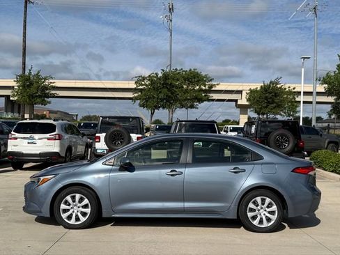 Used 2025 Toyota Corolla LE w/ Carpet Mat Package (TMS) FWD image 8