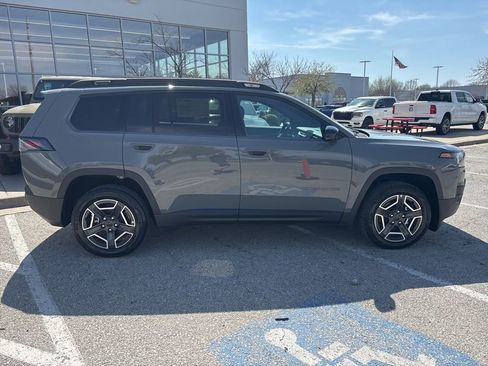 New 2026 Jeep Cherokee Laredo AWD/4WD image 31