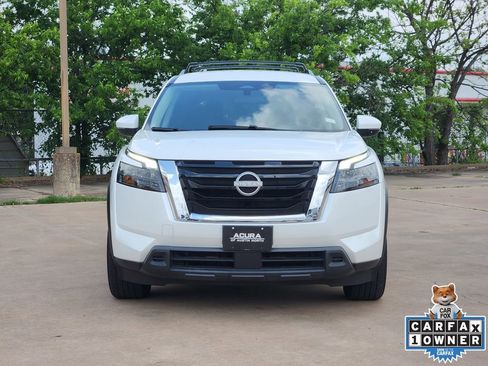 Used 2025 Nissan Pathfinder SV FWD image 2