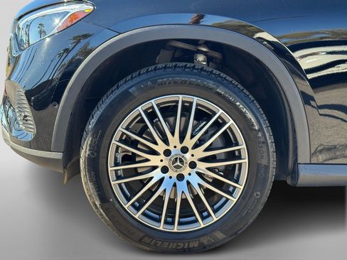 Certified 2025 Mercedes-Benz GLC 300 image 10