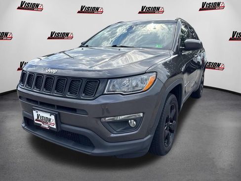 Used 2017 Jeep Compass Latitude w/ Popular Equipment Group AWD/4WD image 1