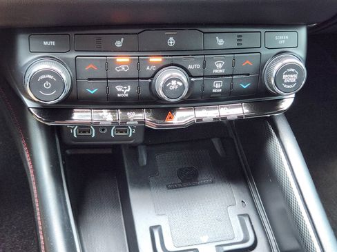 Used 2021 Dodge Durango R/T w/ Blacktop Package AWD/4WD image 16