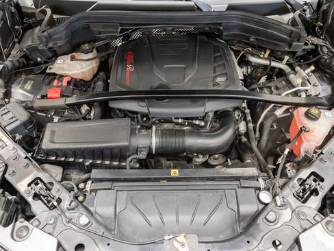 Used 2019 Alfa Romeo Stelvio AWD image 3