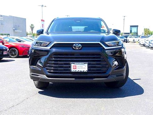 Certified 2026 Toyota Grand Highlander AWD image 3