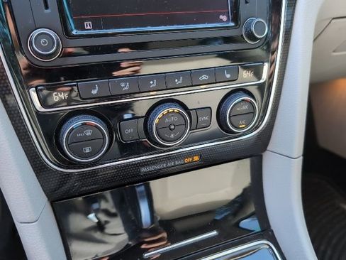 Used 2019 Volkswagen Passat 2.0T SE R-Line image 19