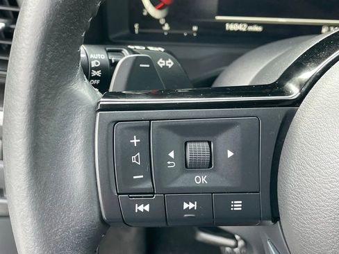 Certified 2023 Nissan Rogue Platinum FWD image 19