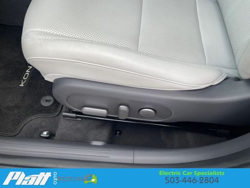 Used 2024 Hyundai Kona Limited FWD image 21