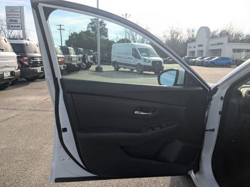 Used 2024 Nissan Sentra SV image 11