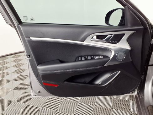 Certified 2026 Genesis G70 2.5T Prestige RWD image 16