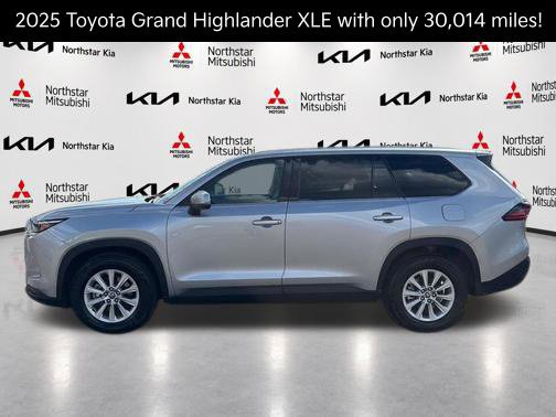 Used 2025 Toyota Grand Highlander AWD image 2