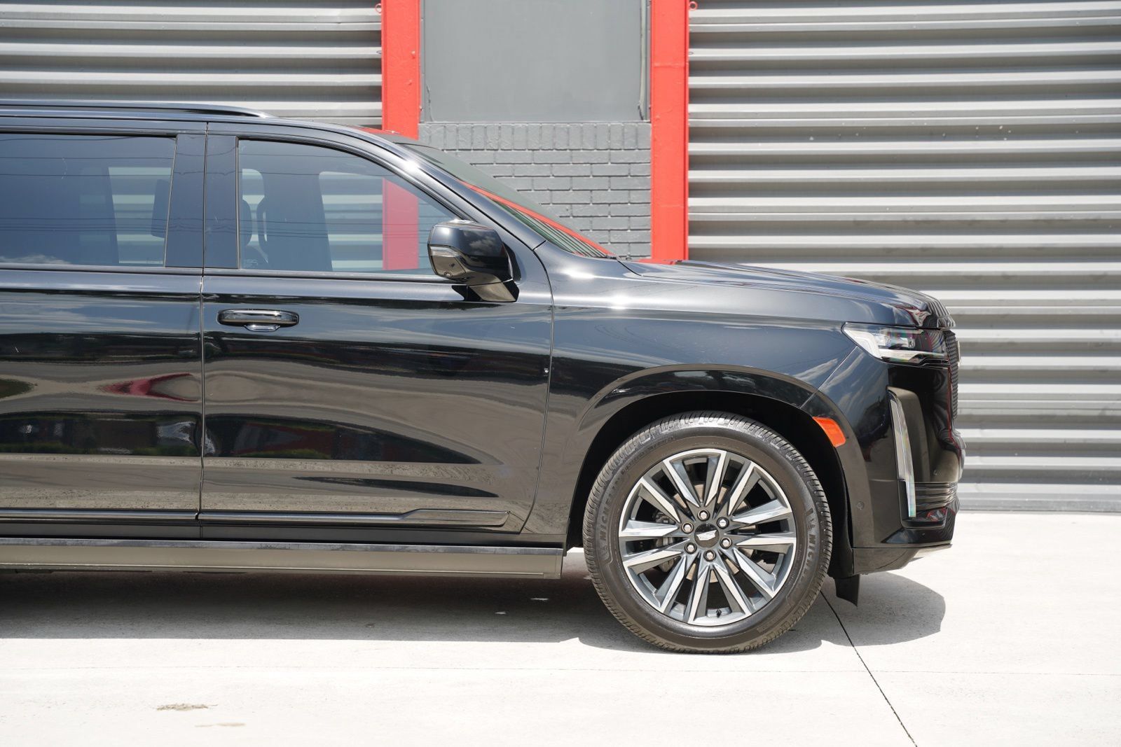 Used 2024 Cadillac Escalade ESV Sport Platinum AWD/4WD image 16