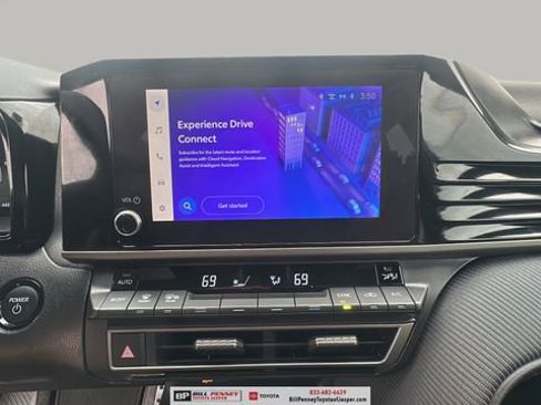 Used 2025 Toyota Camry SE image 14