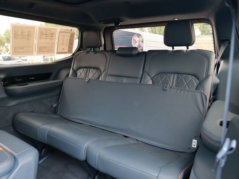 Used 2022 Jeep Grand Wagoneer Series III w/ Rear Seat Video Group 1 AWD/4WD image 41