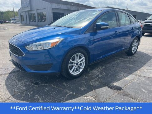 Used 2018 Ford Focus SE w/ Cold Weather Package FWD image 3