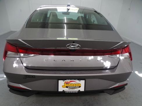 Used 2023 Hyundai Elantra SEL FWD image 18
