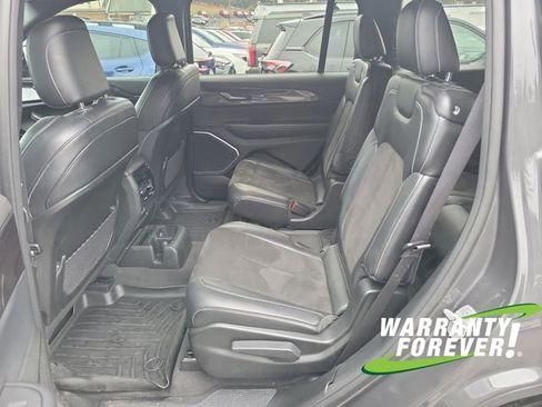Used 2022 Jeep Grand Cherokee L Laredo image 15
