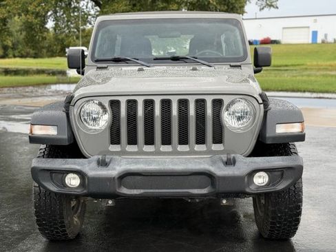 Used 2019 Jeep Wrangler Unlimited Sport image 2