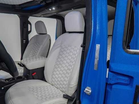 Used 2025 Jeep Gladiator Sport image 26