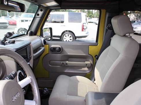 Used 2008 Jeep Wrangler Unlimited Sahara AWD/4WD image 14