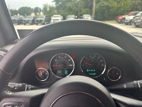 Used 2016 Jeep Wrangler Sport AWD/4WD image 28