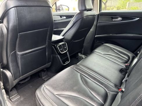 Used 2022 Lincoln Nautilus FWD image 17