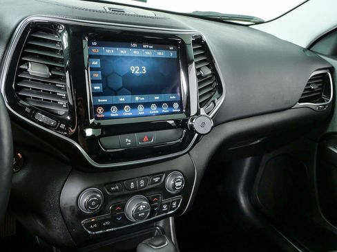 Used 2020 Jeep Cherokee Limited AWD/4WD image 18