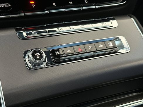 New 2026 Lincoln Aviator AWD image 21