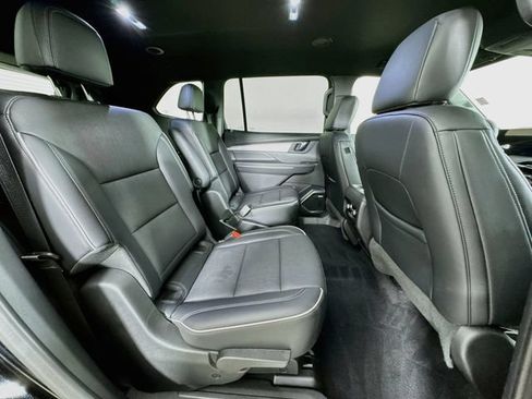 Used 2025 Buick Enclave Preferred FWD image 29