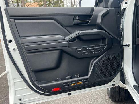 Used 2025 Toyota Tacoma SR image 16