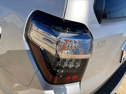 Used 2016 Toyota 4Runner Limited image 26