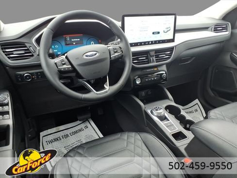 Used 2024 Ford Escape SE w/ PHEV Premium Package image 6