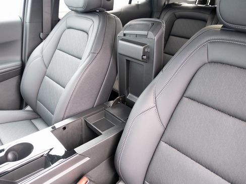 New 2026 Chevrolet Equinox LT w/ Convenience Package II image 9