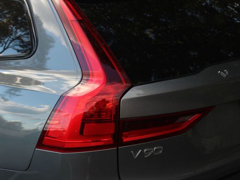 Used 2019 Volvo V90 T6 Cross Country w/ Advanced Package image 39