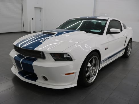 Used 2011 Ford Mustang GT Premium RWD image 8