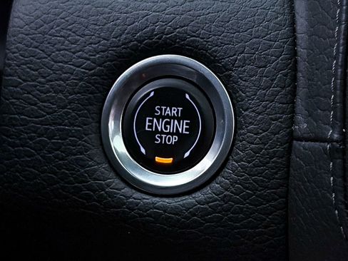 Used 2023 GMC Yukon XL Denali AWD/4WD image 26