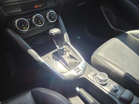 Used 2019 Toyota Yaris XLE FWD image 33