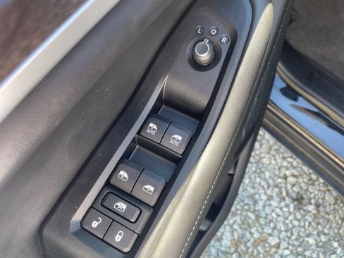 Used 2023 Jeep Grand Cherokee L Limited w/ Black Appearance Package AWD/4WD image 30