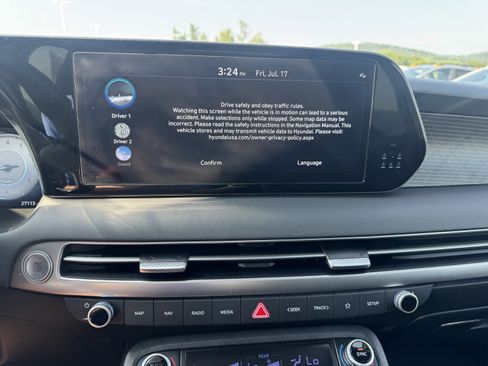 Used 2024 Hyundai Palisade Limited AWD/4WD image 26