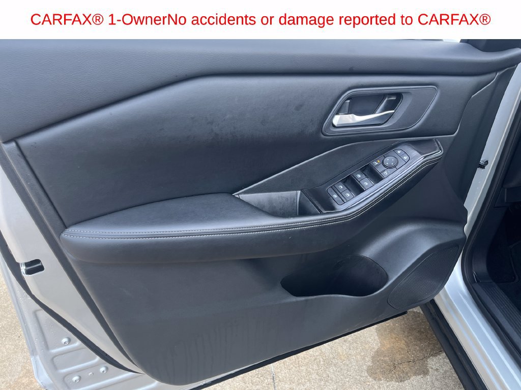 Used 2025 Nissan Rogue SV FWD image 11