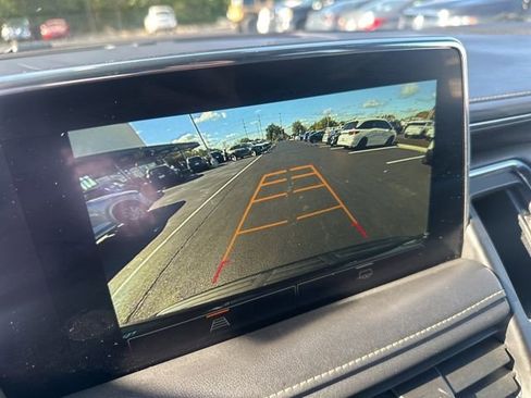 Used 2024 GMC Yukon SLT image 35