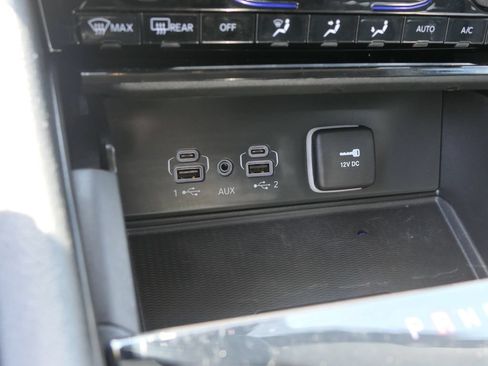 Used 2023 Jeep Grand Cherokee Limited w/ Luxury Tech Group II RWD image 19